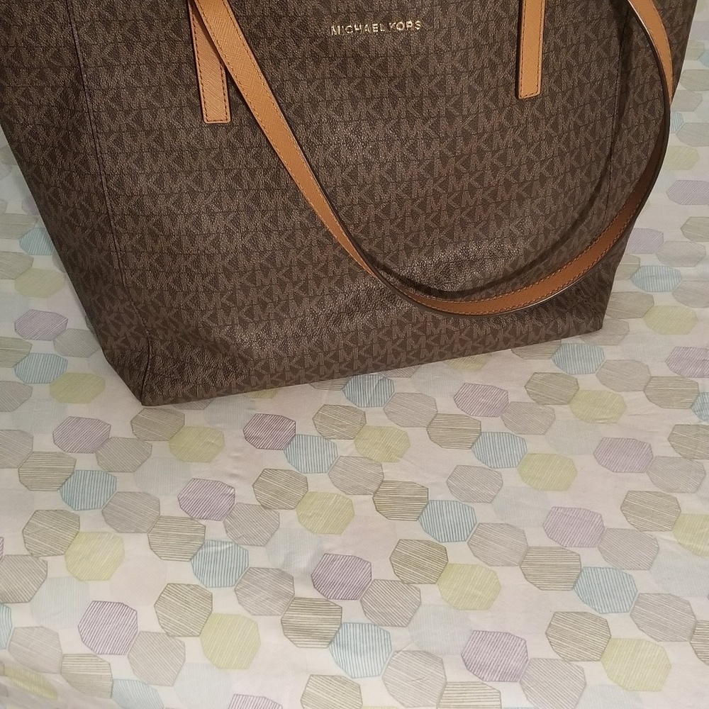Handbag - Picture 5 of 5
